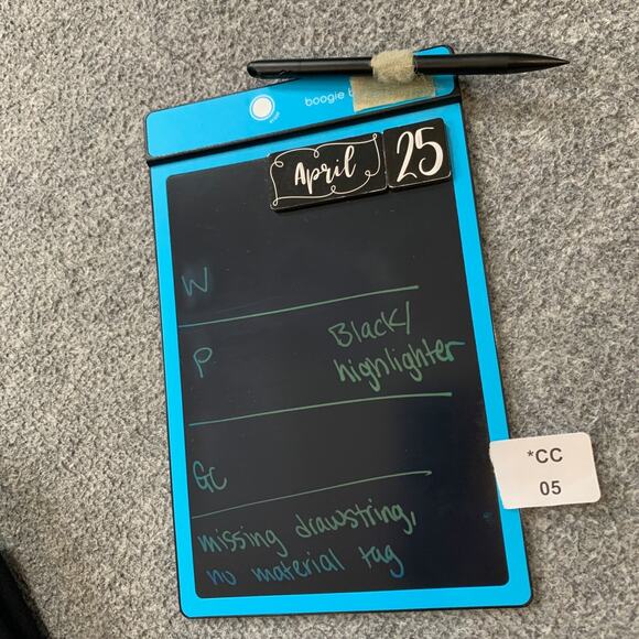 Under Armour Shorts Womens M Medium Black Highlighter HeatGear Loose Running - Picture 12 of 13